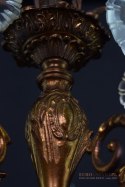Salonowy żyrandol z kryształami antyk. Antyczna lampa sufitowa z kryształkami.