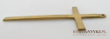Ascetyczny krzyż mosiężny w prymitywnej purystycznej formie antyczny krzyżyk łaciński