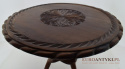 Góralski stoliczek rzeźbiony z litego drewna dworski stolik antyczny