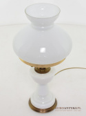 mleczna szklana lampa