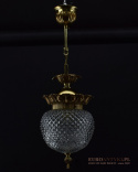 Ekskluzywna lampa wisząca stylowa z karbowanym kloszem. Lampa sufitowa pałacowa.