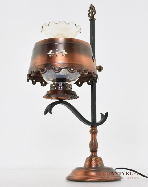 rustykalna lampa na biurko
