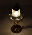 Antyczna lampa stołowa z ruchomym kloszem