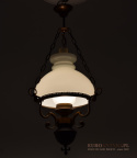 Klasyczna lampa sufitowa w rustykalnym stylu