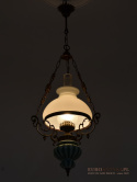 Prowansalska lampa sufitowa w stylu naftowej