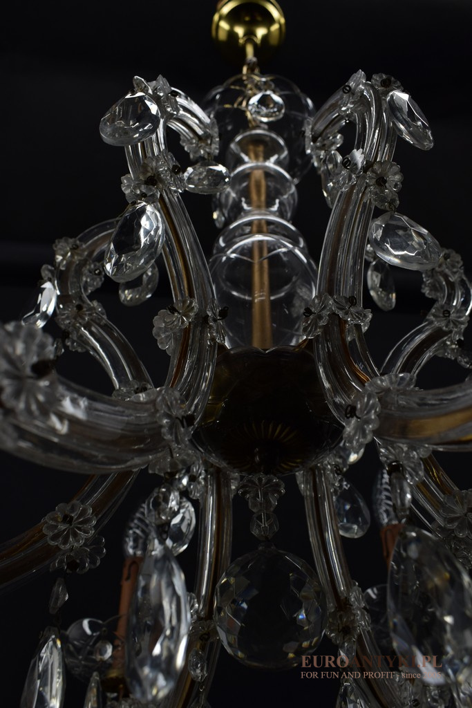 Szklany żyrandol Maria Teresa. Antyczne lampy sufitowe.