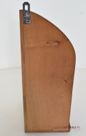 Antyczne drewniane półeczki rogowe w stylu art deco.