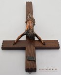 Antyk dębowy krzyż z Jezusem Chrystusem.