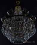 Duży kryształowy żyrandol salonowy w stylu Swarovski.