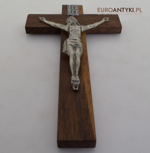 Zabytkowy krzyż dębowy z Jezusem Chrystusem. INRI.