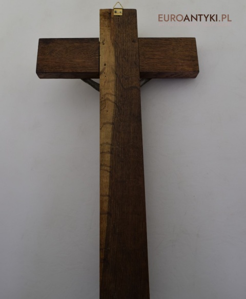 Zabytkowy krzyż dębowy z Jezusem Chrystusem. INRI.