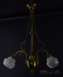 Antyczny żyrandol salonowy z kryształowymi kloszami. Secesyjne lampy.