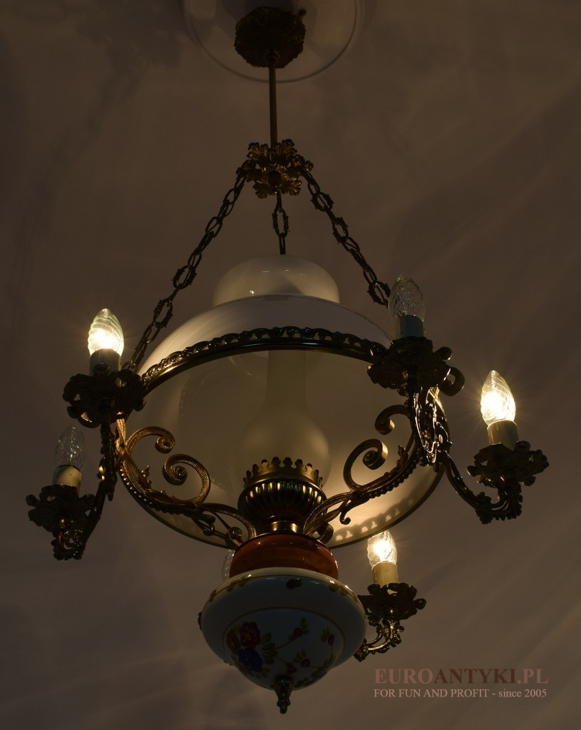 Cottagecore żyrandol do wiejskiej chaty. Rustykalna lampa sufitowa.