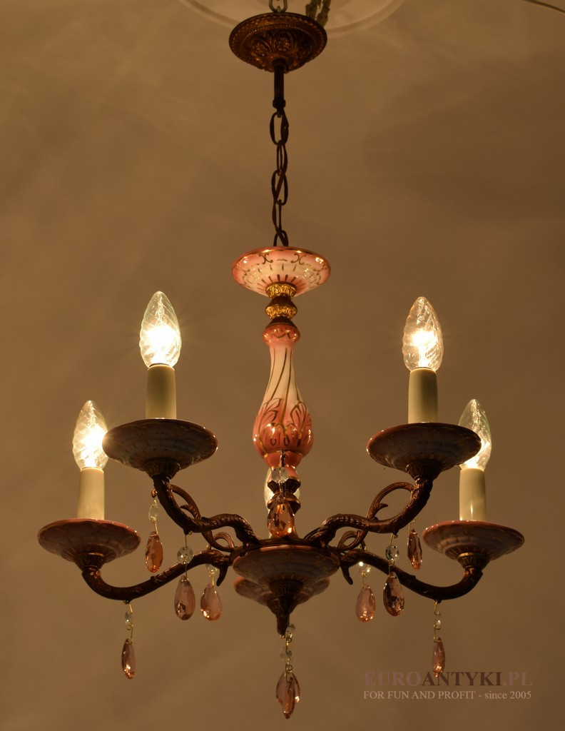 Porcelanowy żyrandol, nostalgiczna lampa wisząca. Lampy antyki.