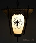 Starodawna lampa wisząca do ganku, holu. Lampy retro, vintage.