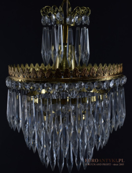 Mała kryształowa lampa sufitowa w stylu Swarovski.