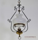 Starodawna lampa wisząca w stylu cottagecore, rustyk. Lampy retro.