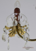 Starodawny żyrandol z kryształami. Lampy wiszące retro, vintage.