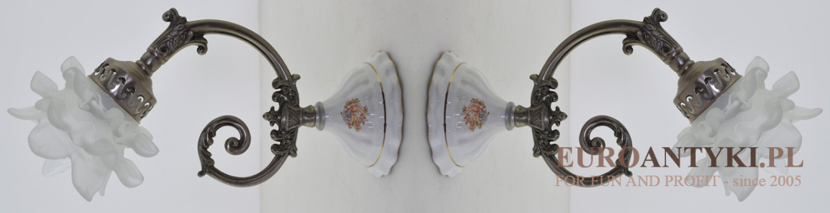 Unikatowe srebrne kinkiety z kloszami. Bogate lampy ścienne retro vintage.