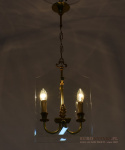 Piękna szklana lampa wisząca w pałacowym stylu. Lampy antyki.