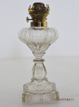 Szklana lampa naftowa z lat 1900. Zabytkowe lampy L&B Brevete