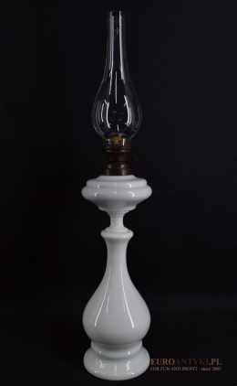 Duża szklana lampa naftowa z lat 1900. Antykwariat stare lampy.