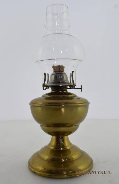 Zabytkowa mosiężna lampa naftowa z lat 1900. Lampy antyki.