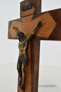 100 letnia pasyjka drewniana z Jezusem Chrystusem. INRI