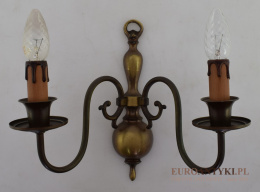 Klasyczny kinkiet retro vintage w stylu chippendale. Lampy antyki.