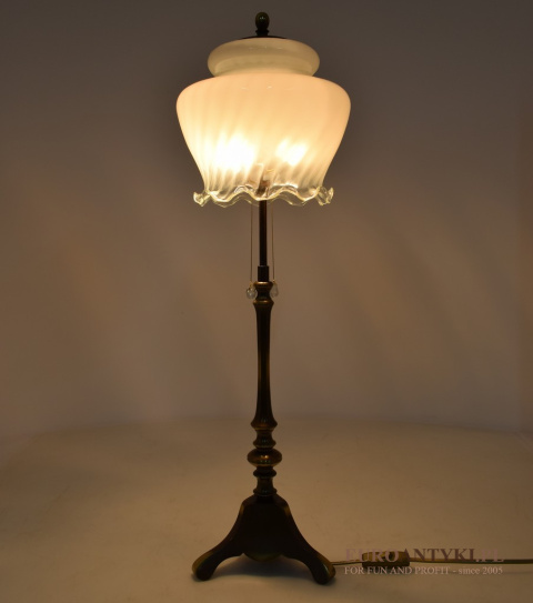 zabytkowe lampy stołowe