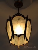 Stylowa lampa wisząca z dawnych lat. Lampy antyki.