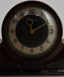 Zabytkowy zegar kominkowy ceramiczny z lat 1930. Antyki do domu.