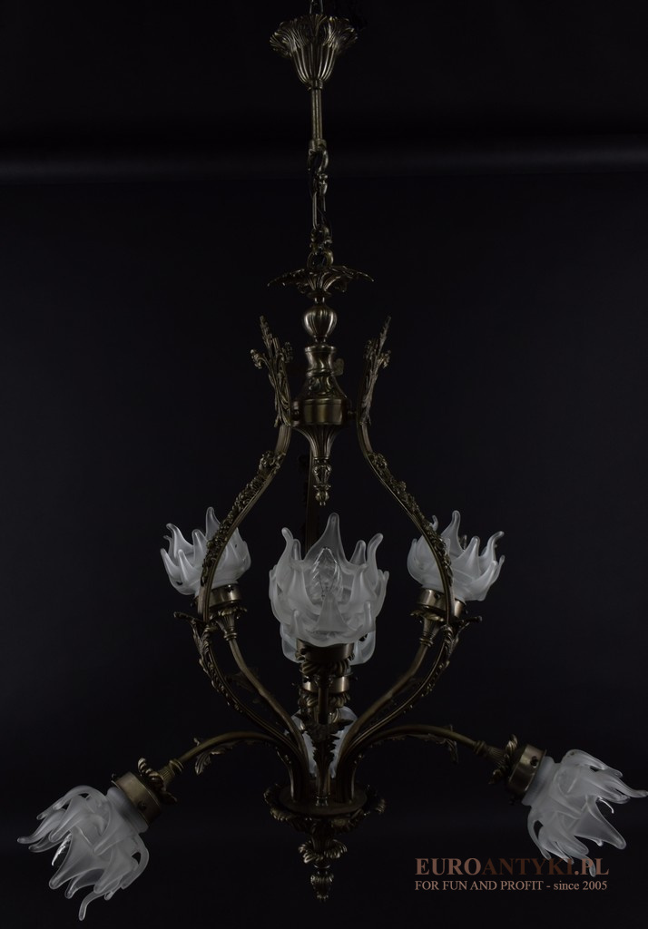Srebrny żyrandol pałacowy. Unikatowe oświetlenie do dworu, zamku.