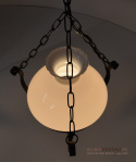 Klasyczna lampa sufitowa do ganku, holu, wiatrołapu. Oświetlenie retro.