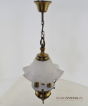Wyrafinowana lampa wisząca w stylu rustykalnym, cottagecore.