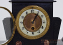Czarny marmurowy zegar z przełowu 19/20 wieku. Starocie antyki.
