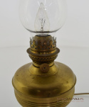 Muzealna lampa naftowa przerobiona na elektryczną. Antyki.
