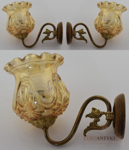Retro kinkiety rustykalne z opalizującymi kloszami. Lampy vintage.