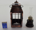 Stara lampa naftowa z połowy ubiegłego wieku. Lampy antyki.