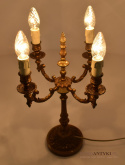 Wytworna lampa stołowa do zamku, pałacu, dworu. Oświetlenie retro.