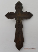 Piękny rustykalny krzyż ścienny z Jezusem Chrystusem.