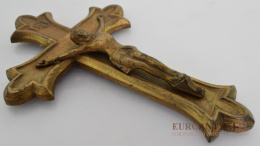 Stary nostalgiczny krzyż ścienny z Chrystusem INRI.