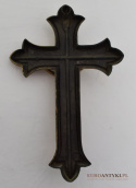 Stary nostalgiczny krzyż ścienny z Chrystusem INRI.