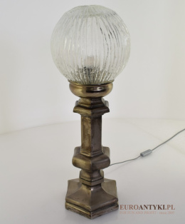 Stylowa lampa na stolik w kolorze stare srebro.