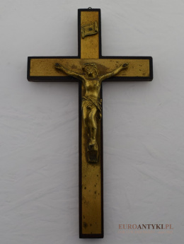 Zabytkowy krzyż z Jezusem Chrystusem z lat 1900.