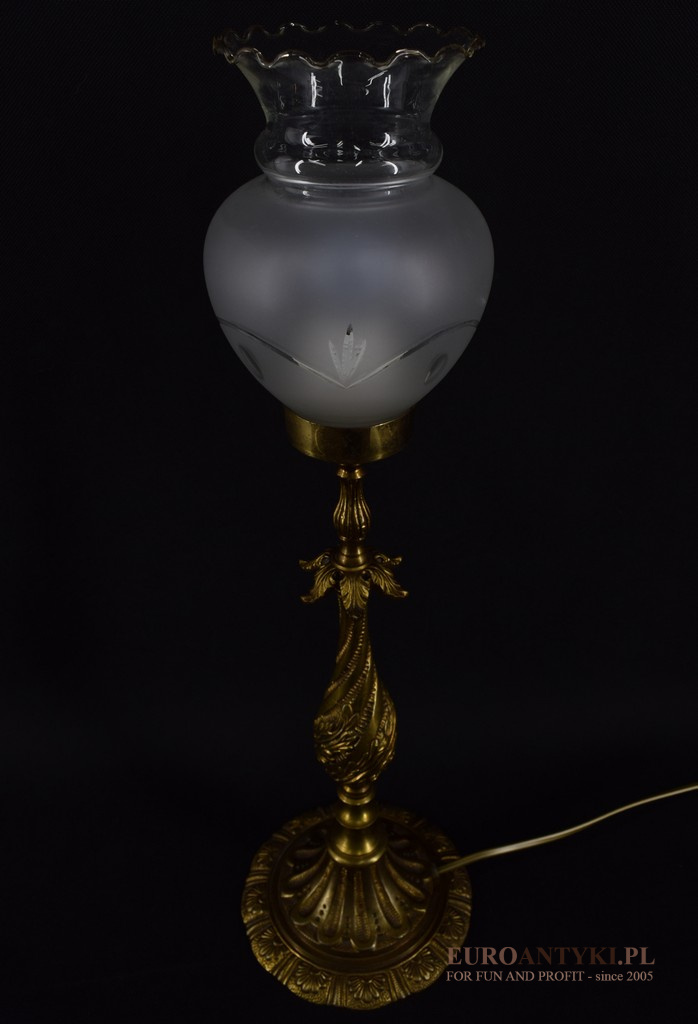 antyczna lampa na stolik