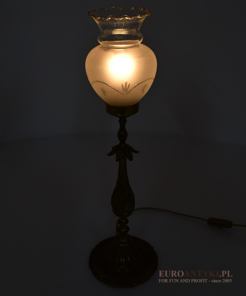 stołowa antyczna lampa