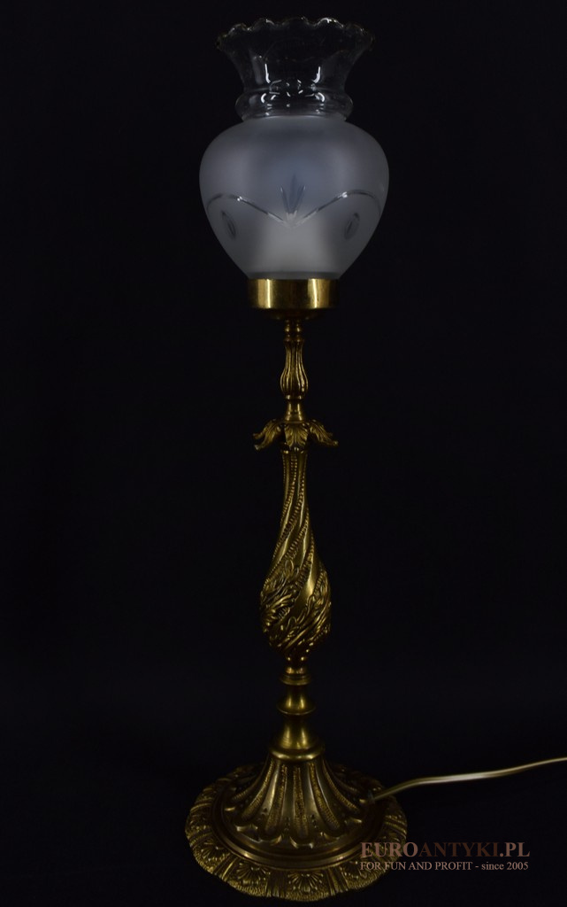 pałacowe antyczna lampa