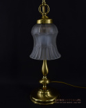 stara lampa na stolik