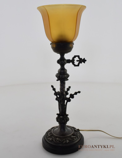 secesyjna lampa na stolik